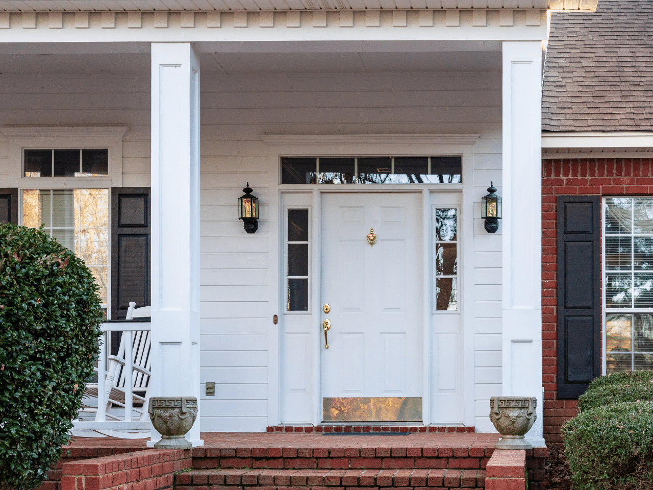 5 Benefits of New Exterior Doors - Banner Construction